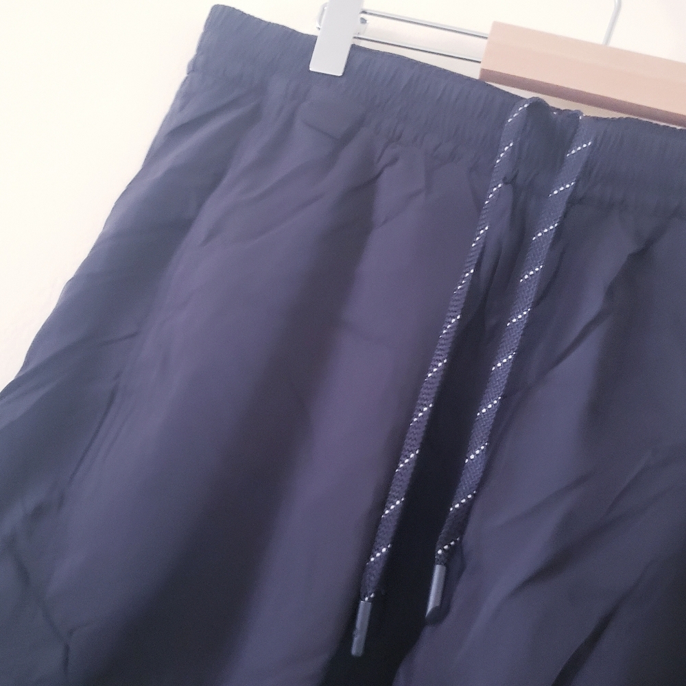 Lululemon Lightweight Cargo Mid-Rise Hiking Pant - Black 10 - Picture 9 of 12
